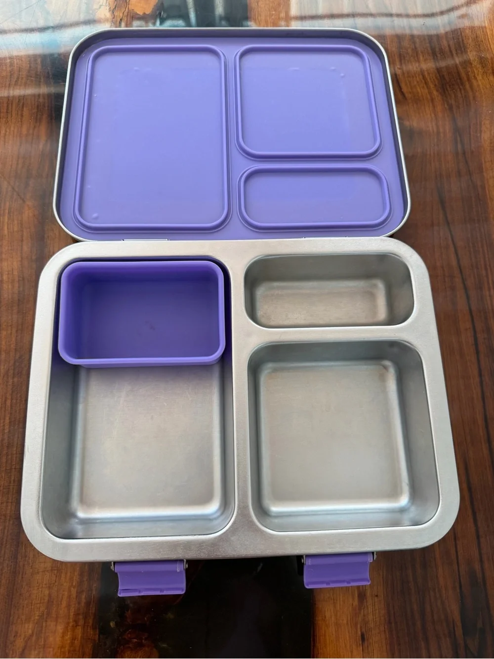 Bentgo Purple stainless steel lunchbox – leak proof design Secure Clips